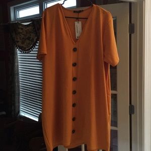 Boohoo mustard front vneck shift dress, SZ 18, NWT